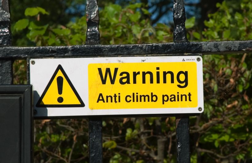 Anti_climb_paint_sign